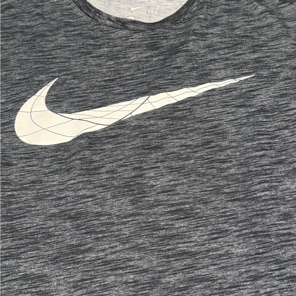 Nike Men's Gray Long Sleeve Athletic Top - Picture 2 of 7